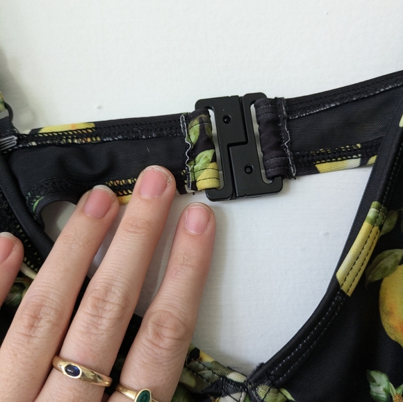 Peek & Beau Lemon Print Bikini Top - Picture 3 of 7